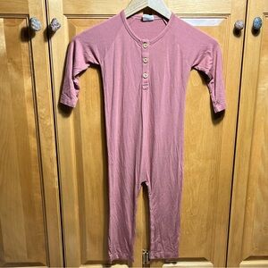 Kate Quinn “The Woods” — One-Piece Romper Sleepwear — 3T — Dusty Pink/Mauve